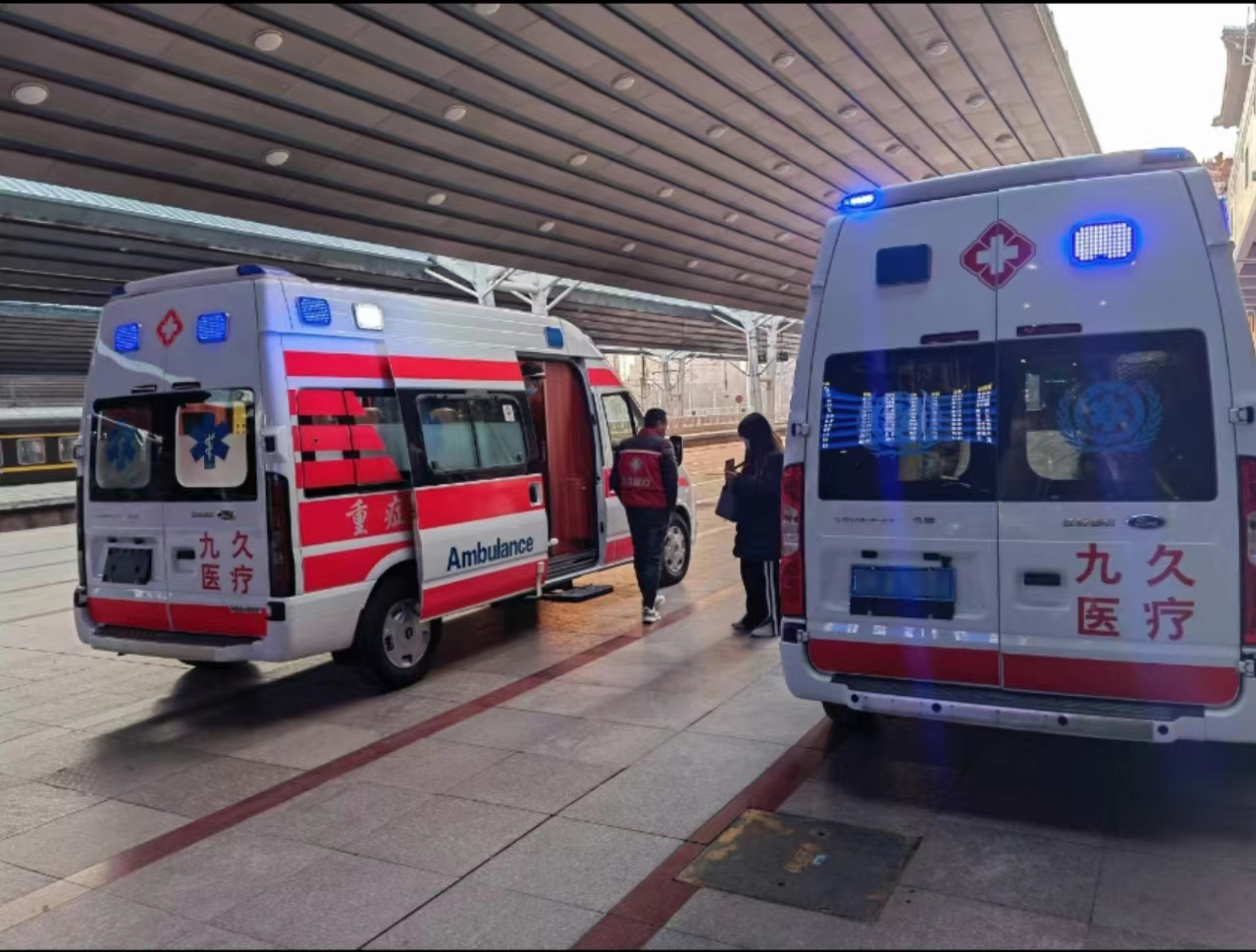 白玉县救护车长途转运